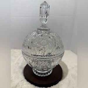 Vintage Violetta round 24% lead crystal candy dish